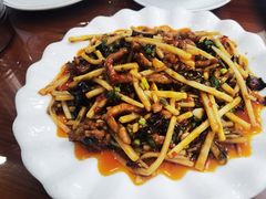 鱼香肉丝-椒香川流不息川菜馆(二七北路店)