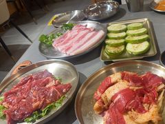 -围炉肉舍丹东海鲜烤肉·烤活鳗(步行街店)