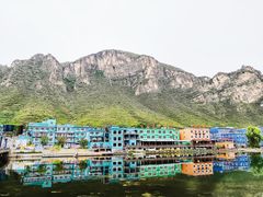 -百里峡七彩艺术小镇