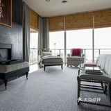 在布艺搭配中，灰、白、红，三色创造了独特的装饰性