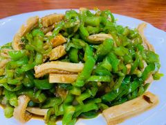 -胡子饮食店