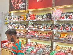 -良品铺子(白云新世界店)