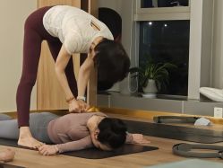 -小黑裙瑜伽·普拉提
