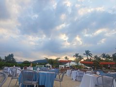-亚龙湾希尔顿自助餐厅·海鲜·烧烤·沙滩BBQ·现场乐队