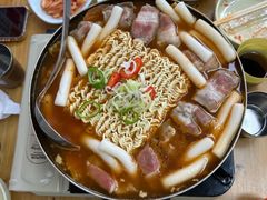 -亲昵春川鸡排(韩国美食街店)