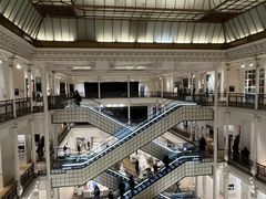 -乐蓬马歇百货公司(Rive Gauche)