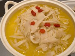 -桂满陇·手作小笼包&江南叫花鸡(中山公园店)