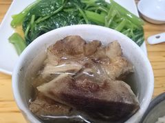 筒骨目鱼-广达眼镜炖罐(广达店)