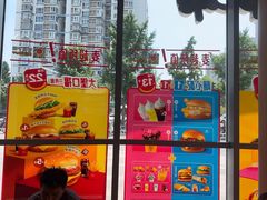 -麦当劳(北苑秋实路店)