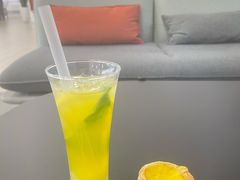 -深圳锦龙奥迪4S店(前海店)