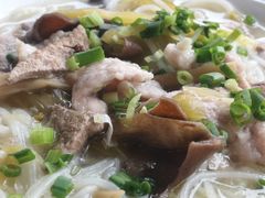 酸菜米线-老字号巴山酸菜米线(巴渝佳梦小区店)