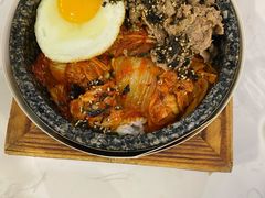 泡菜五花肉拌饭-京尚道韩式美食屋(海甸岛店)
