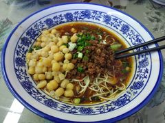 -渝之汇牛肉豌杂面