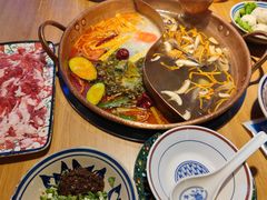 -洱火云南酸菜牛肉火锅(石景山当代商城店)