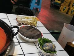 -扎起市井老火锅(乐山总店)