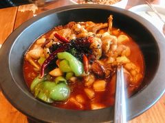 黑松露牛肝菌焖牛蛙-云海肴·汽锅鸡·云南菜(天山百盛优客店)