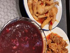 -爆炸头阿姨小四川正宗川味小吃(无任何分店)