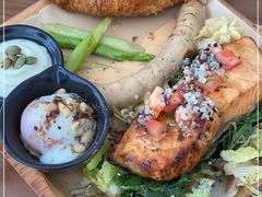 -Mark&Mars Restaurant
