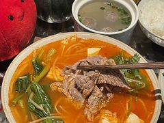 -粉八·云南米线·建水烧烤(常熟路店)