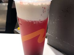 奶霜草莓果茶-CoCo都可(宝龙广场店)