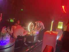 -简奥斯汀·赫本酒吧