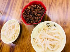 -丽虹云南过桥米线(兴工街店)