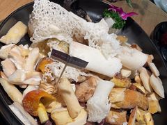 -一朵菌·野生菌探索家火锅(南亚店)