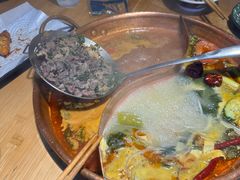 -洱火云南酸菜牛肉火锅(石景山当代商城店)