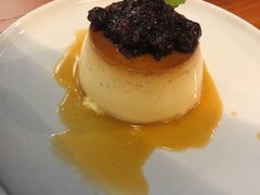 香草布丁配烩莓果-帕歌西班牙餐厅paco tapas