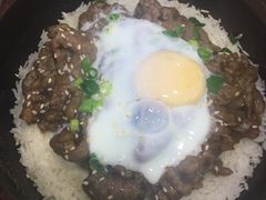 窝蛋牛肉煲仔饭-红星光发煲仔饭(大石街店)