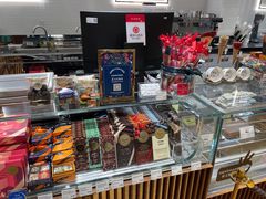 零售区-VENCHI 闻绮(上海佛罗伦萨小镇店)