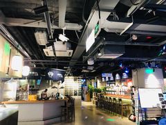 大堂-日进一片海.生腌海鲜火锅.宵夜烧烤(三里屯总店)