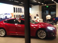-TESLA 特斯拉(上海太古汇体验店)