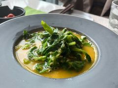 豌豆黄浸豌豆尖-半山腰·云南菜(侨福芳草地店)