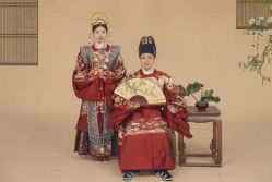 点击看大图 -挪娅婚纱摄影皇家会所