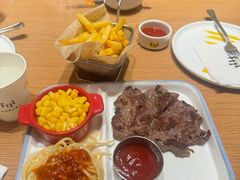 -菲滋意式餐厅(鄞州印象城店)