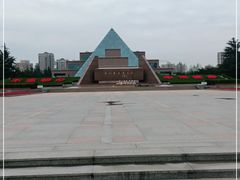 -龙华烈士纪念馆-停车场
