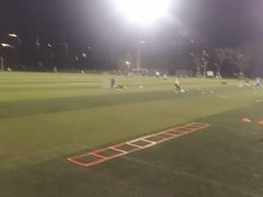 -Riverside河畔少儿足球培训(前滩店)