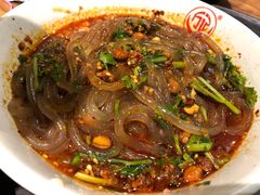 万记特色酸辣粉-万记麻辣烫国展总店