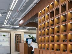 -无奔眼镜·蔡司·依视路授权店(朝阳大悦城店)