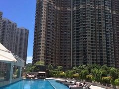 -九龙东皇冠假日酒店室外泳池