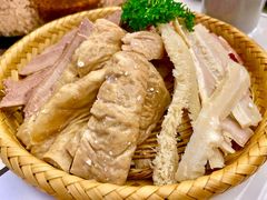 -菌子鲜汤野生菌锅