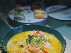 花开酸汤鱼虾跳(中份)-蜜桃花开·中西融合菜E&W(南长街店)