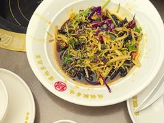 -锅飘飘·东北铁锅炖(雨花客厅店)