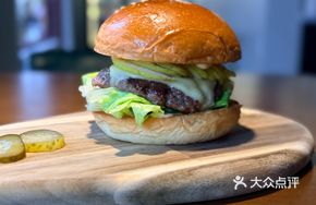 Robbins Island Wagyu and Pear Burger