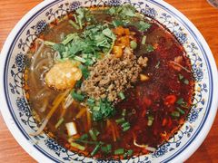 酸辣粉-爆炸头阿姨小四川正宗川味小吃(无任何分店)