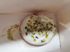 开心果风味夹心多拿滋-Tims天好咖啡·贝果(东方广场店)