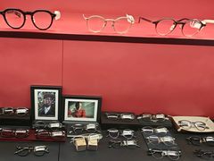 -肆兮眼镜·蔡司·徕卡战略合作店(大坪店)