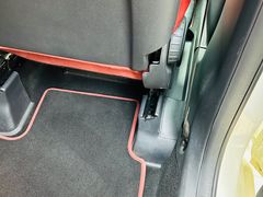 -京伟修鞋洗鞋奢侈品皮具护理店