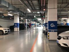 -虹桥天地-停车场